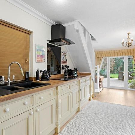 The Corner House, 36, Broadway Road, Appartement Evesham Buitenkant foto