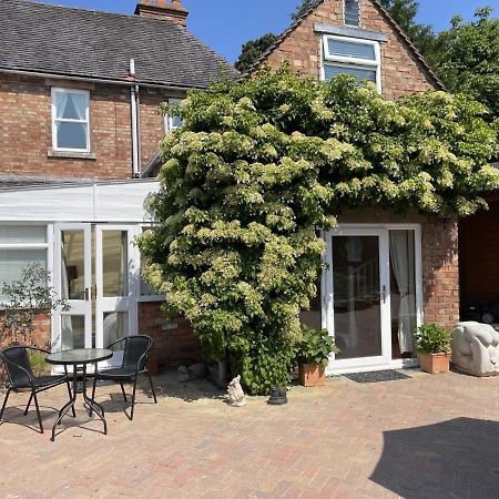 The Corner House, 36, Broadway Road, Appartement Evesham Buitenkant foto