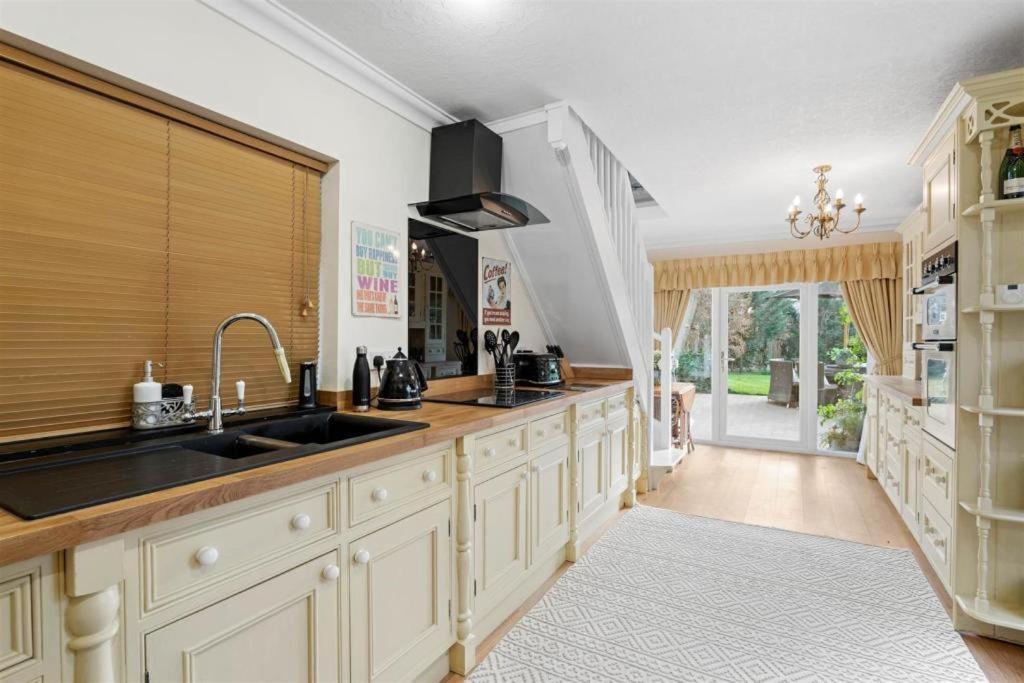 The Corner House, 36, Broadway Road, Appartement Evesham Buitenkant foto