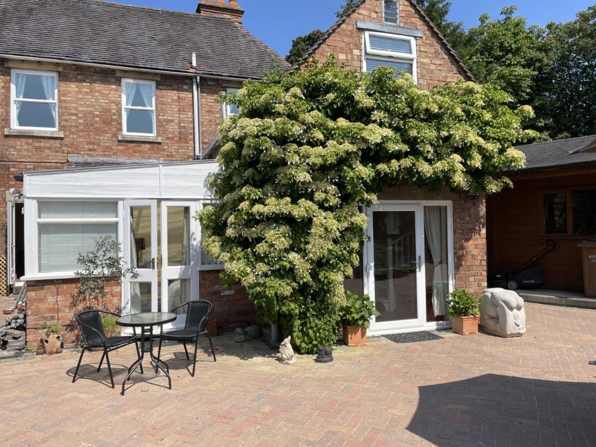 The Corner House, 36, Broadway Road, Appartement Evesham Buitenkant foto